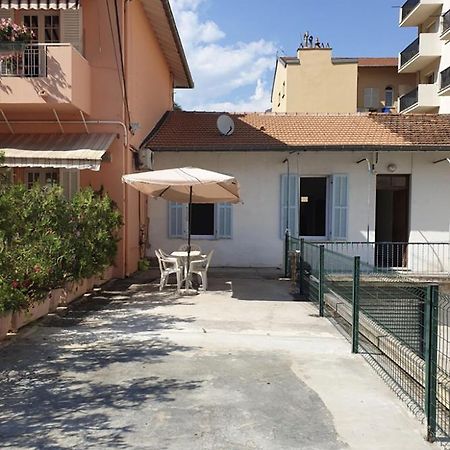 Calme Et Tranquillite Et Un Soupir Villa Menton Exterior photo