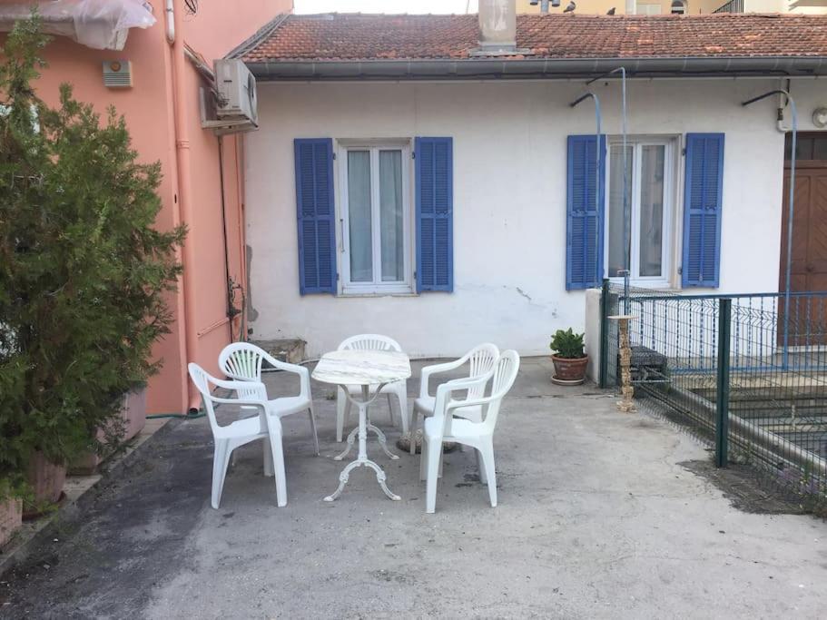Calme Et Tranquillite Et Un Soupir Villa Menton Exterior photo